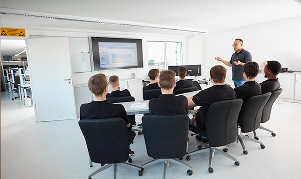 Further education at DATA MODUL Further education