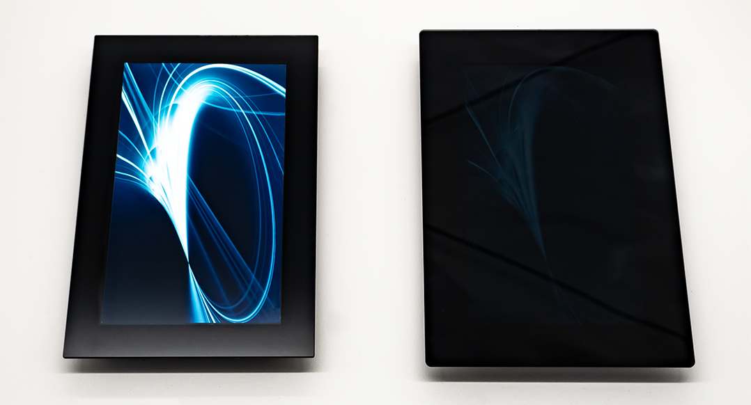 Display Pol+ solution for optimal readability even with polarised sunglasses